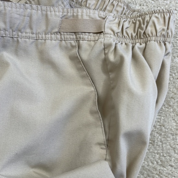 Green Town Taupe & Black Embroidered Top With Bottoms Scrub Set Size Medium - Picture 14 of 15